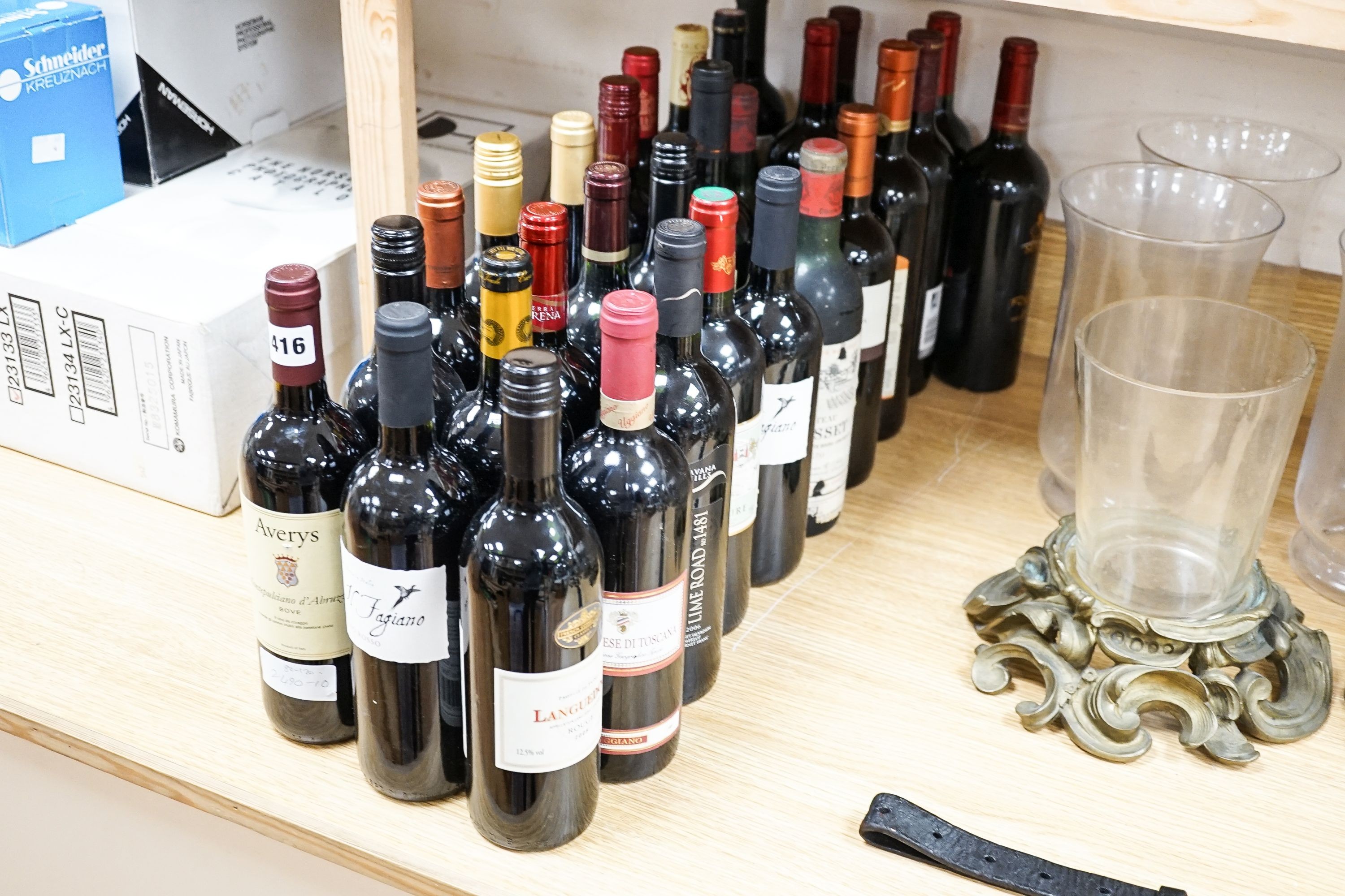 A quantity of various red wines (30)